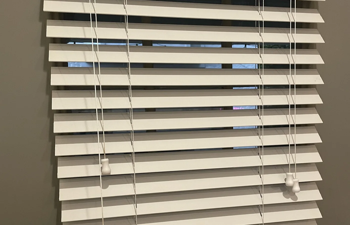Wood and Faux-Wood Blinds: Complete Buying Guide